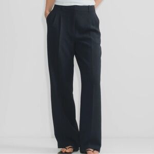 Black Aritzia Effortless Pant